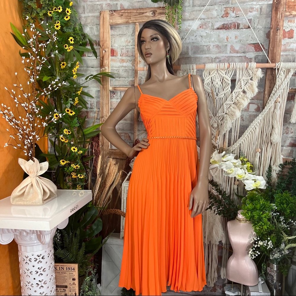 Karen Millen Orange chain pleated dress - Picture 1 of 16